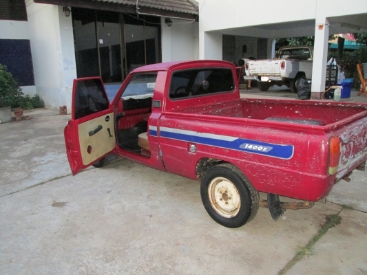 ขาย มาสด้า 1000 ช่วงสั้น4ขอ4เกียร์ สีแดง 28000