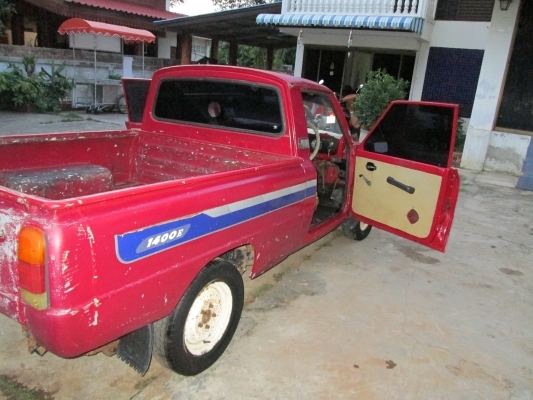 ขาย มาสด้า 1000 ช่วงสั้น4ขอ4เกียร์ สีแดง 28000