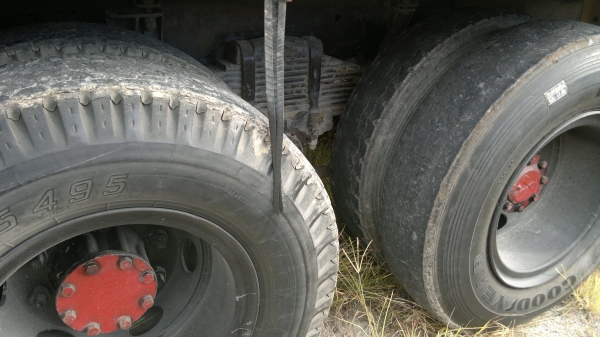 ขายรถ10ล้อพื้นเรียบ มิตซู FN527 ตอนเพลาเดียวครับ