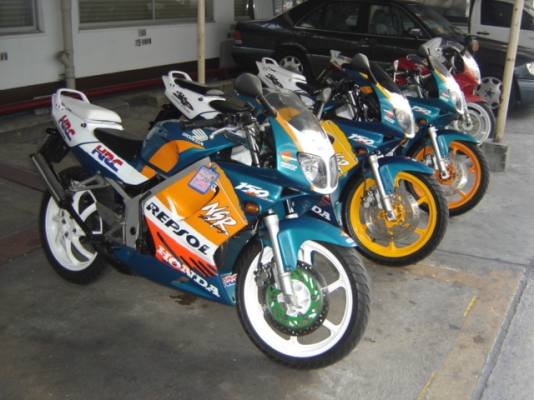 NSR 150SP PROARM ทำสีใหม่ทั้งคัน กทม สีลม ซอย 10 ราคา 37000 บาท ติดต่อ คุณ เจ 0808051985 กทม