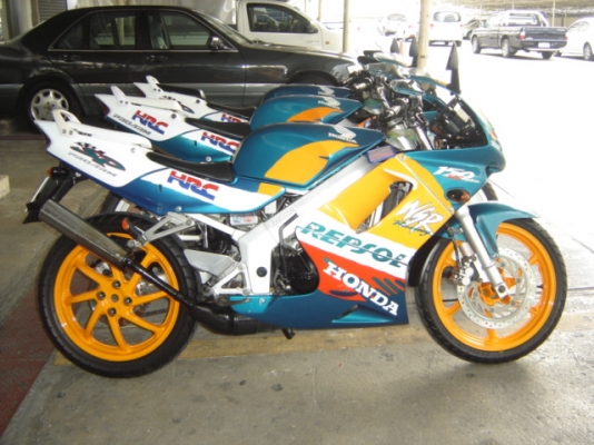 NSR 150SP PROARM ทำสีใหม่ทั้งคัน กทม สีลม ซอย 10 ราคา 37000 บาท ติดต่อ คุณ เจ 0808051985 กทม