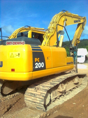 ขายแบคโฮ 6,xxx ชม. KOMATSU PC200-8 ปี 2010  ติดไลท์