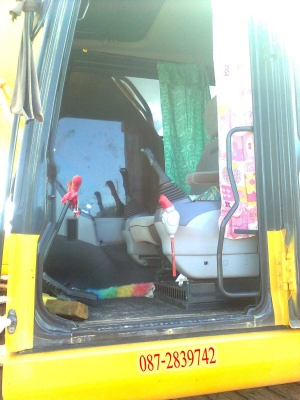 ขายแบคโฮ 6,xxx ชม. KOMATSU PC 200-7  ปี2010  ติดไลท์