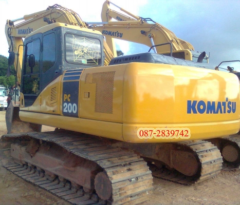 ขายแบคโฮ 6,xxx ชม. KOMATSU PC 200-7  ปี2010  ติดไลท์