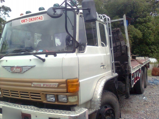 ขายรถบรรทุก 10ล้อ2เพลา พื้นเรียบ มีระบบลากจูง  ติดเครน