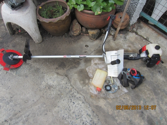 ขายด่วน เครื่องตัดหญ้า Robin ราคา 6,900 ฿