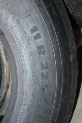 ขายยางใหม่ปี 2013 ครับ มิชลิน 11r 22.5 (4เส้น)