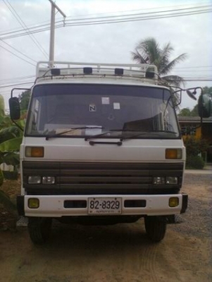 ขาย...!!!! NISSAN UD ติดต่อเจ๊เอ๋ 081-0435013 แชทซีสวยครับ ราคาต่อรองได้