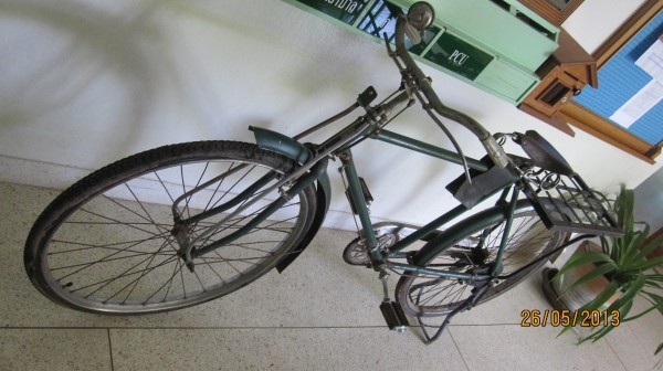 จักรยานแสตนดาสสภาพสมบูรณ์มากครับ...รถบรุษพยาบาลปั่นมาขึ้นเวรประจำสภาพพร้อมใช้งานครับเปิด7500บาท....ให้เท่าไหร่ว่ามาเลยครับส่งทั่วไทย 080-1696651