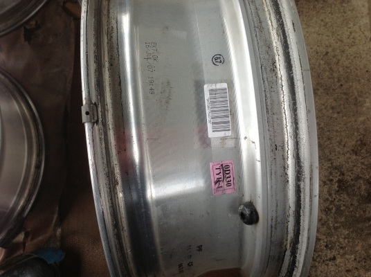 ล้อแมกวีออส15R