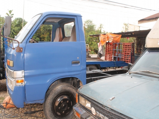 อีซูซุ เครื่อง100ฝาดำ ภาษีเต็มถึงปี 57 หัวเก๋งสาดสีใหม่รถขับขี่ดี