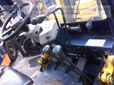 ขาย รถโฟล์คลิฟท์ KOMATSU รุ่น FG20-11