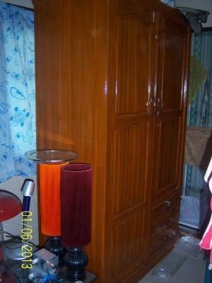 ขายตู้เสื้อผ้า ไม้สัก  สวยๆ