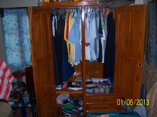 ขายตู้เสื้อผ้า ไม้สัก  สวยๆ