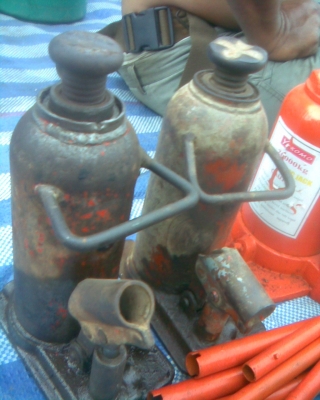 แม่แรงญี่ปุ่น ขนาด 10 ตันสภาพพร้อมใช้งานครับเป็นของญั่ปุ่นแท้ครับขนาด 10 ตันครับราคานี้คุ้มครับใช้ยาวครับไม่ต้องเบิกใหม่ครับ