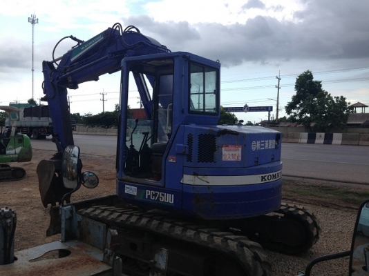 ขายรถแบคโฮ KOMATSU PC75UU-1 นำเข้าจากญี่ปุ่น สนใจติดต่อ 081-2990958
