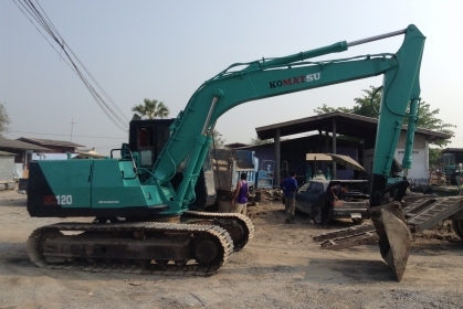 komatsu  pc 120 รุ่น 5 สภาพพร้อมใช้งาน  มีเเอร์พร้อม  เอกสารใบอินวอย