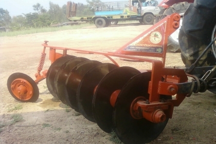 ขายรถไถ คูโบต้า L435 มีอุปกรณ์ ดันหน้า ผาน6