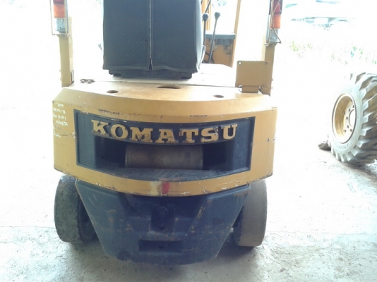 ขายรถยกเก่านอก KOMATSU  น้ำหนักยก 1 ตัน เครื่องเบนซิน เก่านอกยังไม่เคยใช้งานในไทย