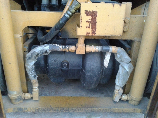 ขายรถยกเก่านอก KOMATSU  น้ำหนักยก 1 ตัน เครื่องเบนซิน เก่านอกยังไม่เคยใช้งานในไทย