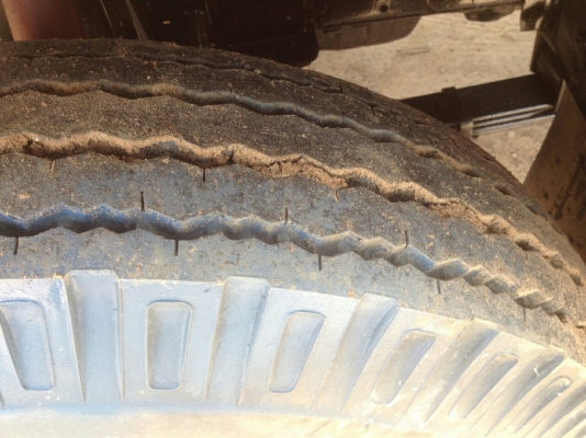 ขาย 6ล้อ"เสี่ยสั่งลุย"  ISUZU NPR59LU5FM 115 ห้างแท้ ปี38สภาพเดิมๆ  เครื่องเดิม4BD1 แห้งๆ ไม่หลวมไม่ไอ ช่วงล่างเดิมๆ คัสซีสวยมาก เดิมโรงงาน พร้อมกระบะคาร์โก้ สวยๆพื้นไม้ ยางสวย6เส้น หัวบางดีสีดี ภายในโอเค คอนโซลครบ ขายตามสภาพ พร้อมใช้ พร้อมลุยงา