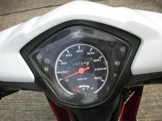 wave 110i ปี2012 สีขาวแดง เดิมๆ wave 110i ปี2012 สีขาวแดง เดิมๆ