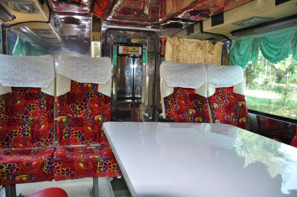 ขายรถทัวร์ 8ล้อ 2ขั้น VIP ตัวถังเขิดชัย