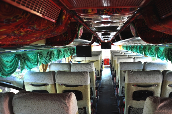 ขายรถทัวร์ 8ล้อ 2ขั้น VIP ตัวถังเขิดชัย
