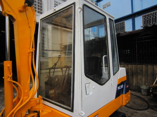 ขาย รถขุด KOMATSU รุ่น PC30-6- มีหัวเก๋ง มือสองญี่ปุ่น ขาย รถขุด KOMATSU รุ่น PC30-6- มีหัวเก๋ง มือสองญี่ปุ่น