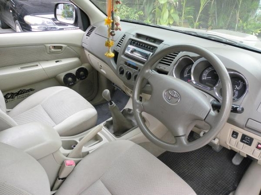 ขาย Toyota Vigo 3.0G Cab ปี 2005 เกีียร์ธรรมดา วิ่ง 7 หมื่นโล เครื่องเสียงชุดใหญ