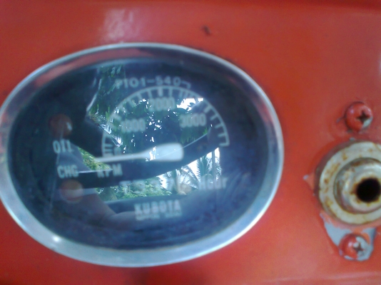 ขาย..รถไถ KUBOTA L2200 แถมฟรี อุปกรณ์ที่ตัดหญ้า และผาน 3 อย่างดี ไว้ให้ใช้งาน.