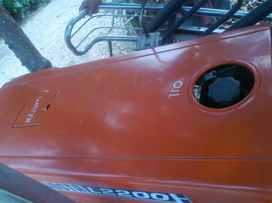 ขาย..รถไถ KUBOTA L2200 แถมฟรี อุปกรณ์ที่ตัดหญ้า และผาน 3 อย่างดี ไว้ให้ใช้งาน.