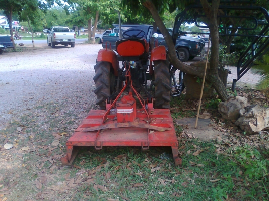 ขาย..รถไถ KUBOTA L2200 แถมฟรี อุปกรณ์ที่ตัดหญ้า และผาน 3 อย่างดี ไว้ให้ใช้งาน.