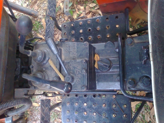 ขาย..รถไถ KUBOTA L2200 แถมฟรี อุปกรณ์ที่ตัดหญ้า และผาน 3 อย่างดี ไว้ให้ใช้งาน.