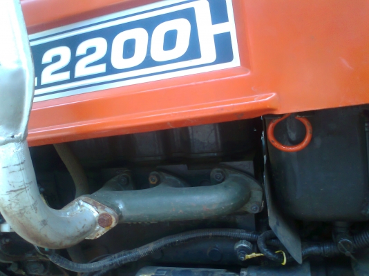 ขาย..รถไถ KUBOTA L2200 แถมฟรี อุปกรณ์ที่ตัดหญ้า และผาน 3 อย่างดี ไว้ให้ใช้งาน.