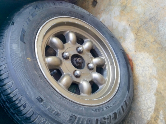 ขายแม็กกล้วย 4วงพร้อมยาง ขอบ 13