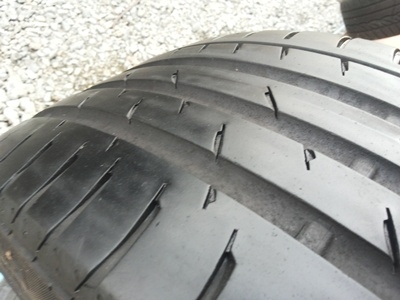 ขายยาง235/40/19 ปี 1510/3เส้น+4609/1เส้น CONTINENTAL  1 ชุด