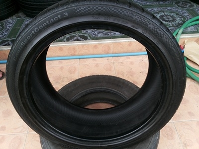 ขายยาง235/40/19 ปี 1510/3เส้น+4609/1เส้น CONTINENTAL  1 ชุด