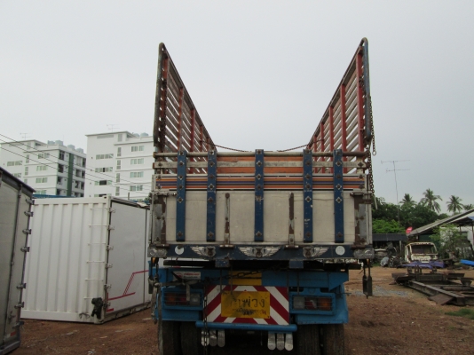 กะบะคอกสูง พื้นไม้