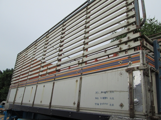 กะบะคอกสูง พื้นไม้