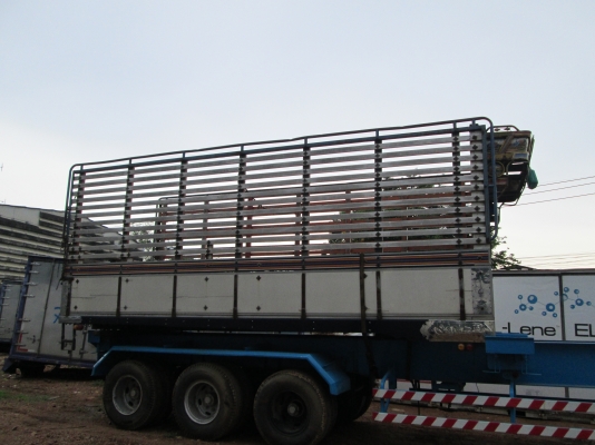 กะบะคอกสูง พื้นไม้