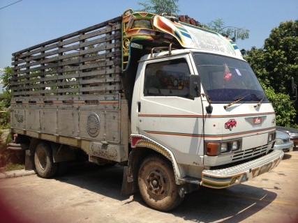 HINO หกล้อ KM 777ปี 35 เครื่อง 117 HD เดิม ๆ กะบะไม้มะค่าทั้งลูก ยางดี ขับดี ซัซซีสวย 440,000