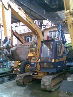 ต้องการขายรถขุดยี่ห้อkomatsu-pc60-2รถนำเข้าจากญี่ปุ่น ต้องการขายรถขุดยี่ห้อkomatsu-pc60-2รถนำเข้าจากญี่ปุ่น