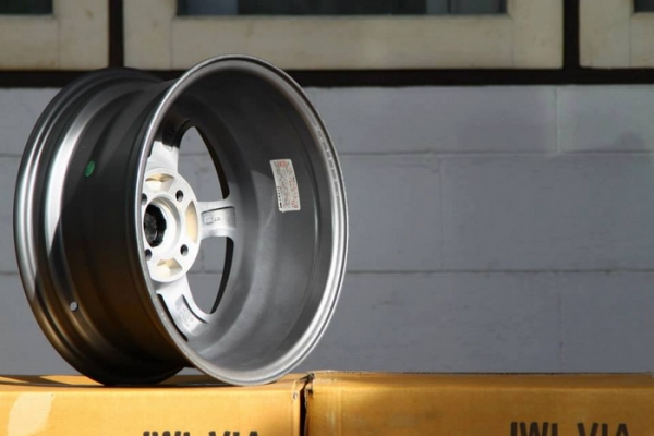 ล้อใหม่15" TE37 4รู100 กว้าง7 ออฟ38 สีเทากัลด้าน งานเหมือนแท้