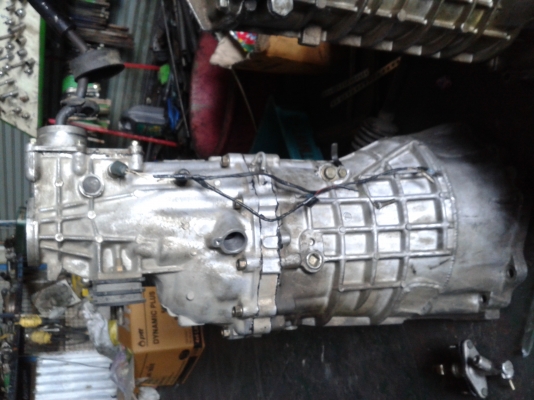 ขายเกียร์Nissanพร้อมเพลากลาง1ชุดใส่Dmaxคอมมอลเรลได้เลย