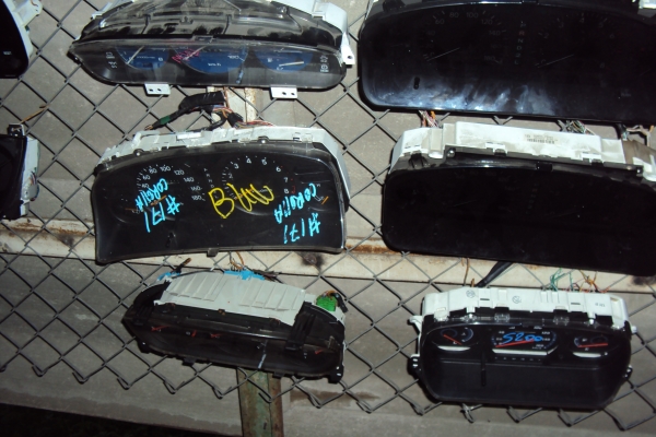 ขายจอไมล์รถยนต์ ทั้งญี่ปุ่นและยุโรป มีให้เลือกจำนวนมาก ขายจอไมล์รถยนต์ ทั้งญี่ปุ่นและยุโรป มีให้เลือกจำนวนมาก