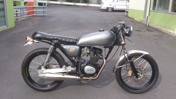 ขายHONDA CG110 Cafe แต่งเต็มรถสวยเครื่องแน่น เล่มส้ม