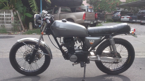 ขายHONDA CG110 Cafe แต่งเต็มรถสวยเครื่องแน่น เล่มส้ม