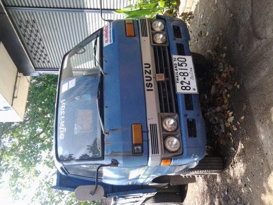 รถอีซูซุ TL  กระบะบรรทุก สามารถบรรทุกแม๊คโคร pc50 ได้