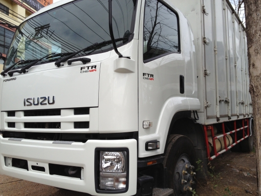 ขาย ISUZU FTRหัวโรโบคอบ CNG ห้างแท้ออกตรีเพชรปี 53 ตู้แห้งอลูมิเนียม10บาน 7.5เมตร เหมือนรถใหม่ จดทะเบียน ตุลาคม 2553